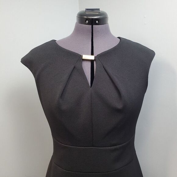 Donna Ricco Sheath Dress Womens Size 4 Black Empire Waist Key Hole Neck Back Zip - Picture 3 of 14